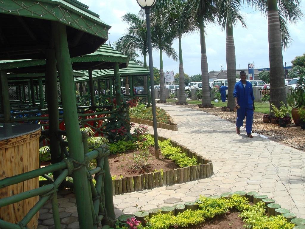 Blue Pearl Hotel & Apartments Dar es Salaam Exterior photo